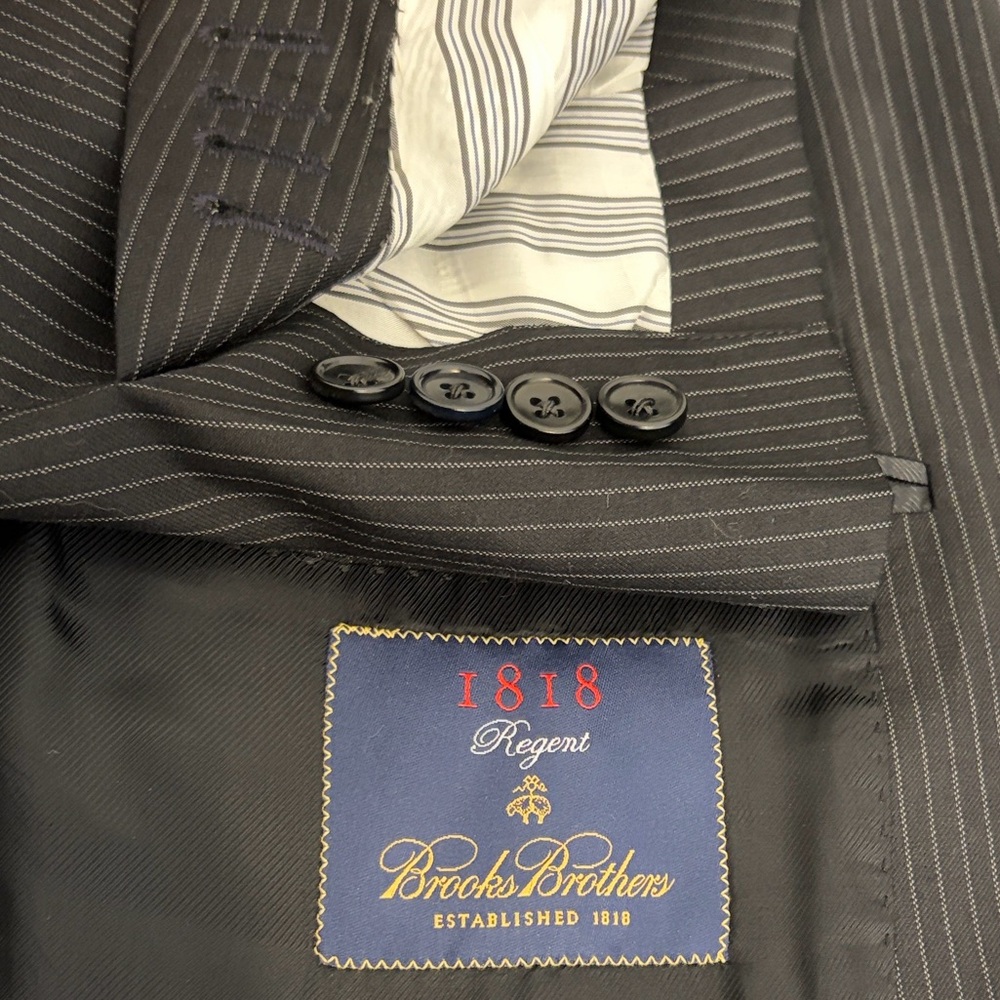 Brooks Brothers Suit Mens 41R 35 x 28.5 Black Gray Pinstripe Wool Made in Italy